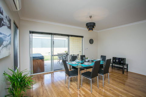 Indian Ocean Retreat - Broome Tourism 3