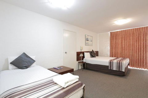 Atrium Hotel Mandurah - Broome Tourism 1