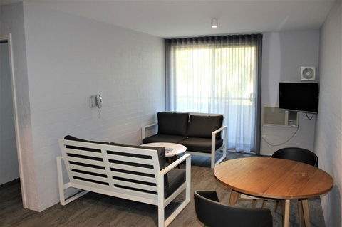 Atrium Hotel Mandurah - Broome Tourism 4