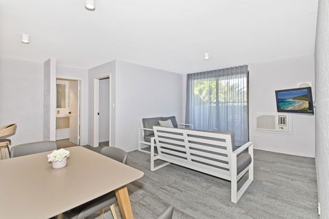 Atrium Hotel Mandurah - Broome Tourism 25
