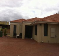 House close to airport - Broome Tourism