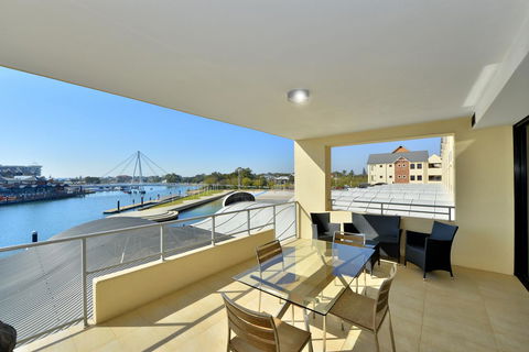 Dolphin Quay Apartments - Broome Tourism 9