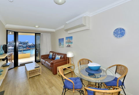 Dolphin Quay Apartments - Broome Tourism 12