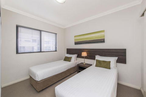Dolphin Quay Apartments - Broome Tourism 39