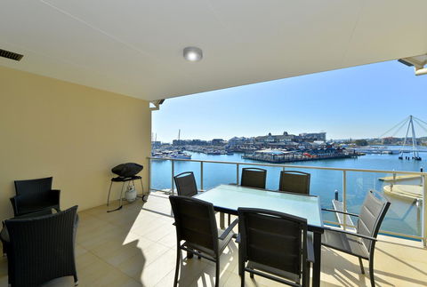 Dolphin Quay Apartments - Broome Tourism 4