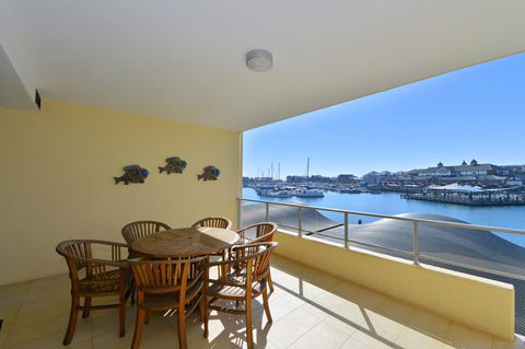 Dolphin Quay Apartments - Broome Tourism 14