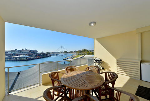 Dolphin Quay Apartments - Broome Tourism 15