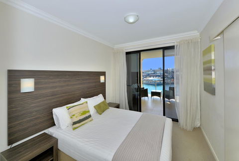Dolphin Quay Apartments - Broome Tourism 1