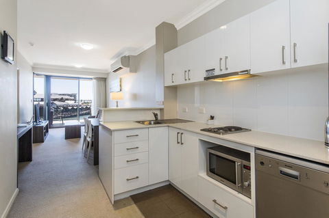 Dolphin Quay Apartments - Broome Tourism 35