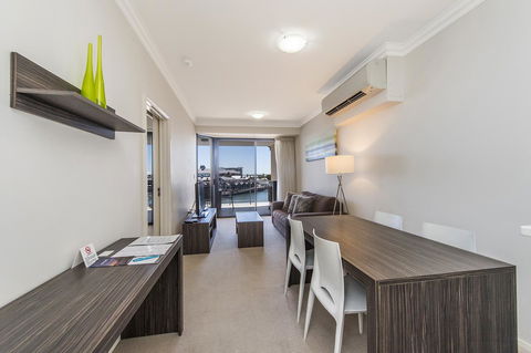 Dolphin Quay Apartments - Broome Tourism 33