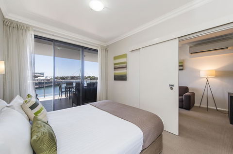 Dolphin Quay Apartments - Broome Tourism 28