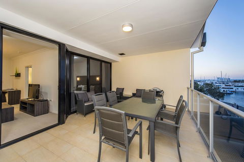 Dolphin Quay Apartments - Broome Tourism 24