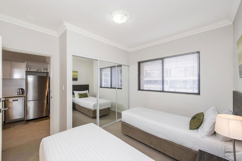 Dolphin Quay Apartments - Broome Tourism 43
