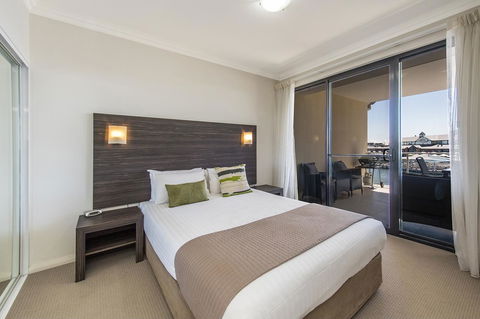Dolphin Quay Apartments - Broome Tourism 30