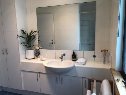 Orion Studio With Ocean Views - Broome Tourism 10