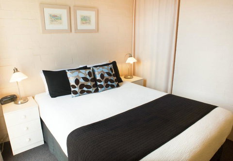 Kalbarri Beach Resort - Broome Tourism 11