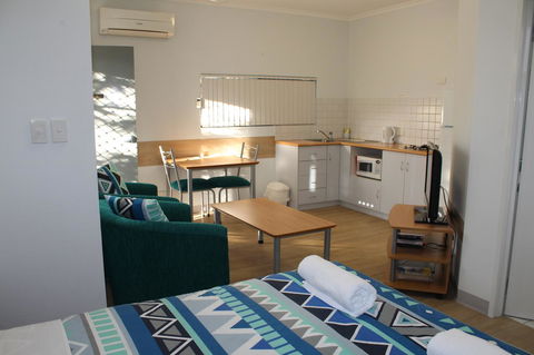 Mandurah Ocean Marina Chalets - Broome Tourism 1