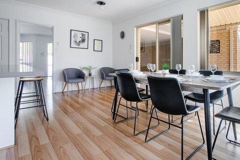 Jane Residence - Broome Tourism 13