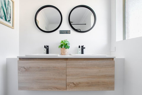 Jane Residence - Broome Tourism 36