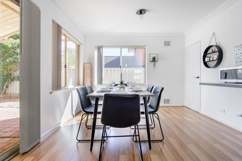 Jane Residence - Broome Tourism 16