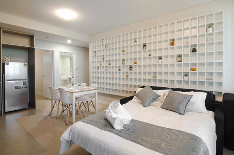 Boutique Carousel Apartment - Broome Tourism 2