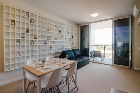Boutique Carousel Apartment - Broome Tourism 12