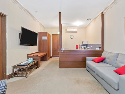 Heritage Country Motel - Broome Tourism 21