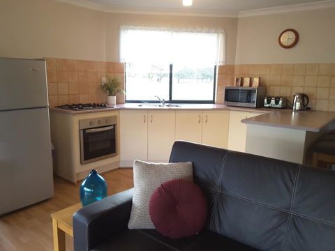 Cosy Corner Chalets - Broome Tourism 8