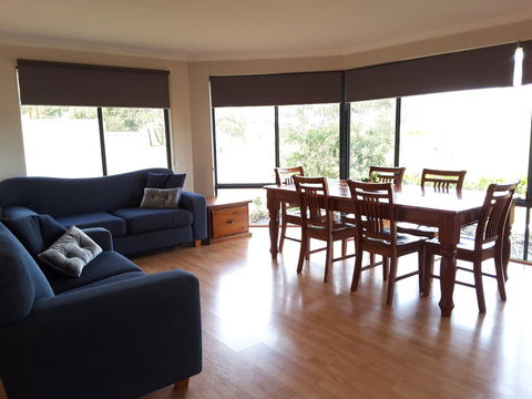 Cosy Corner Chalets - Broome Tourism 4