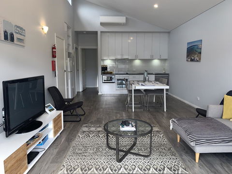 17 By The Sea - Broome Tourism 11