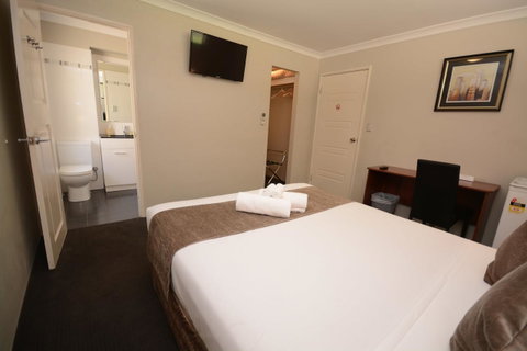 Ellard Bed & Breakfast - Broome Tourism 6