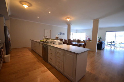 Ellard Bed & Breakfast - Broome Tourism 14