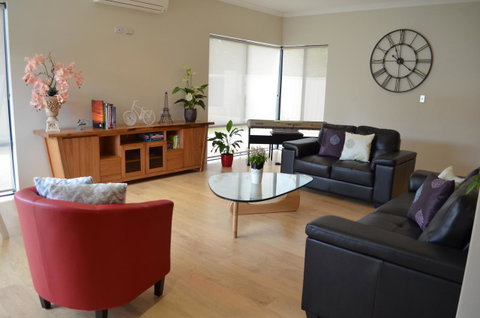 Ellard Bed & Breakfast - Broome Tourism 10