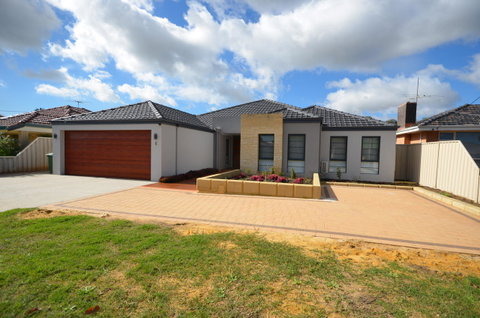 Ellard Bed & Breakfast - Broome Tourism 8
