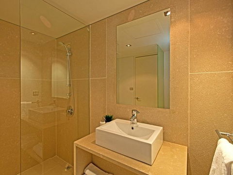 Astra Apartments Perth - Zenith - Broome Tourism 2