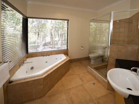 Kanga View - Margaret River - Broome Tourism 9
