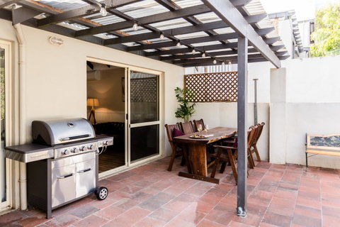 Maison Magnolia - Spacious Cozy Town House - Broome Tourism 18
