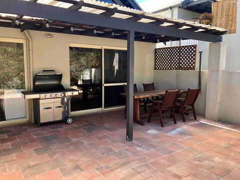 Maison Magnolia - Spacious Cozy Town House - Broome Tourism 20