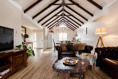 Maison Magnolia - Spacious Cozy Town House - Broome Tourism 0