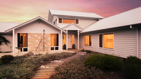 The White House At Wallcliffe Farms - Broome Tourism 1