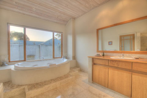 Moana Spa Villas - Prime Yallingup Location - Broome Tourism 17