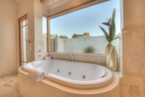 Moana Spa Villas - Prime Yallingup Location - Broome Tourism 6