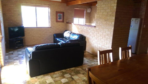 Kestrel Chalets - Broome Tourism 1