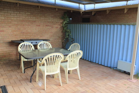 Kestrel Chalets - Broome Tourism 23