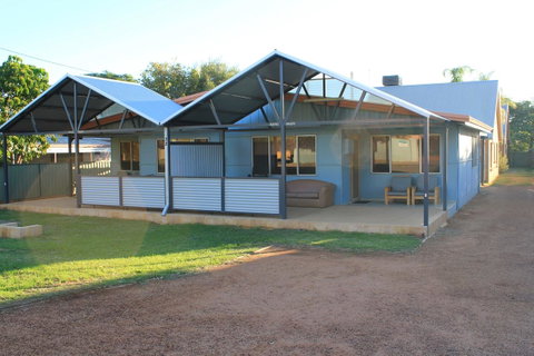 Kestrel Chalets - Broome Tourism 14