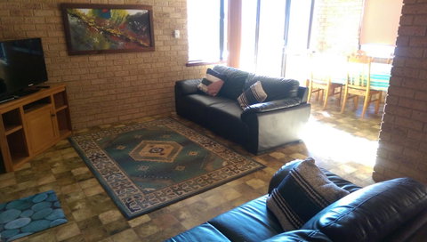 Kestrel Chalets - Broome Tourism 6
