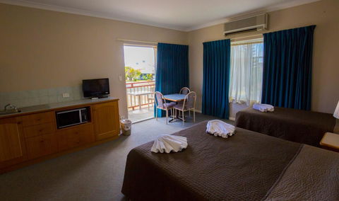 Esplanade Hotel Busselton - Broome Tourism 15