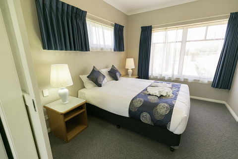 Esplanade Hotel Busselton - Broome Tourism 1