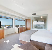 Quality Hotel Gateway Inn Devonport - Broome Tourism