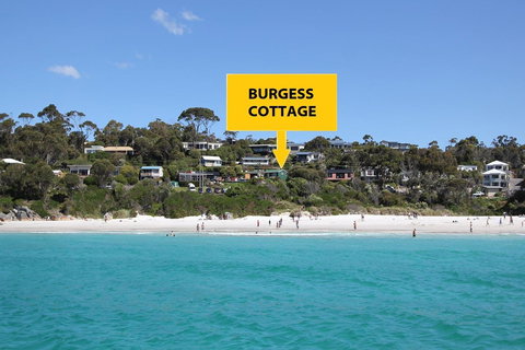 BINALONG BEACH COTTAGE Beachfront At Bay Of Fires Next To Restaurant - Broome Tourism 0